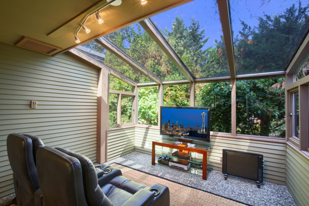 window tint is added to the ceiling window to reduce the sun glare