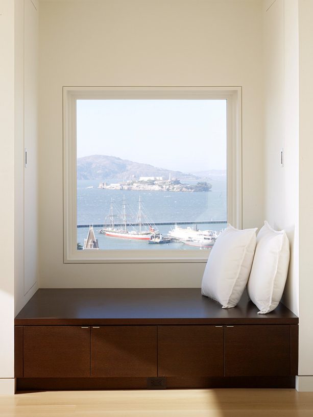 contemporary interior window trim idea with subtle difference between window and wall