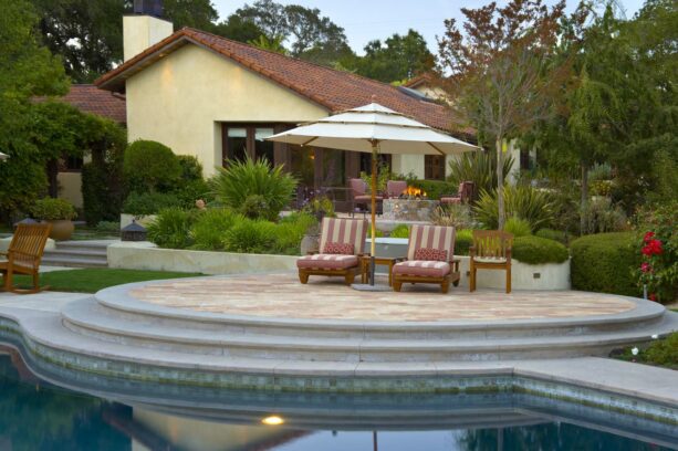mediterranean brick patio with concrete steps to contrast it