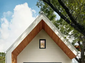 small scandinavian back porch with a decking idea